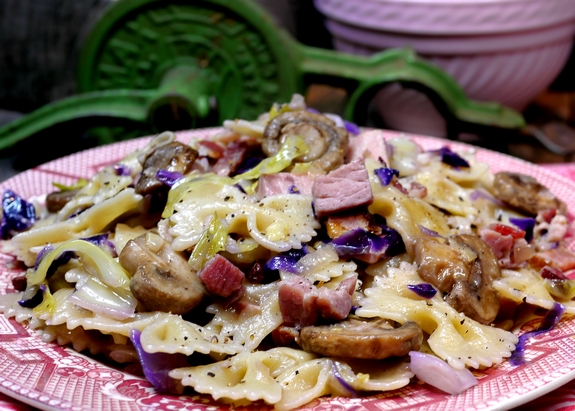 Skillet Bowtie Bacon Cabbage Leftover Ham Pasta Dish1