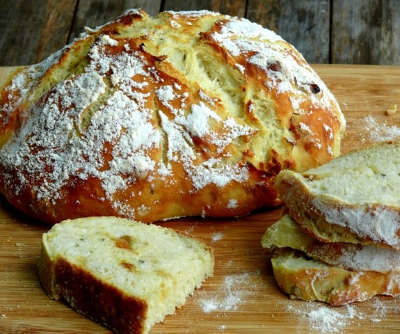 Easy Artisan Roasted Garlic Rosemary Bread