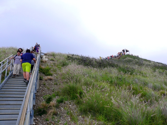 Visiting Diamond Head National Park reaching the summit