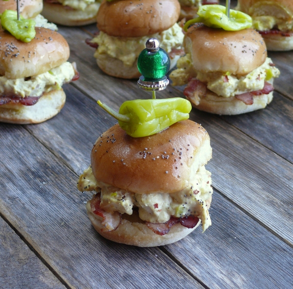 Creamy Garlic Mustard Chicken Sliders with Bacon Pepperoncini the best appetizer
