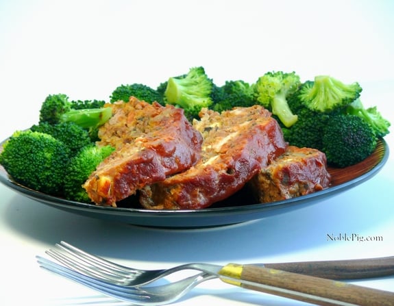 Noble Pigs Skinnier Meatloaf with Tangy Smokey Glaze sliced