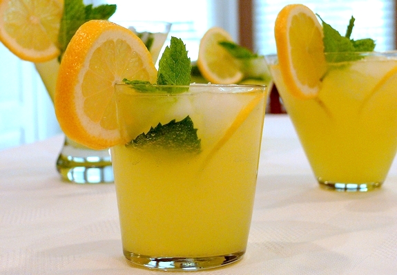 Limoncello Lemonade