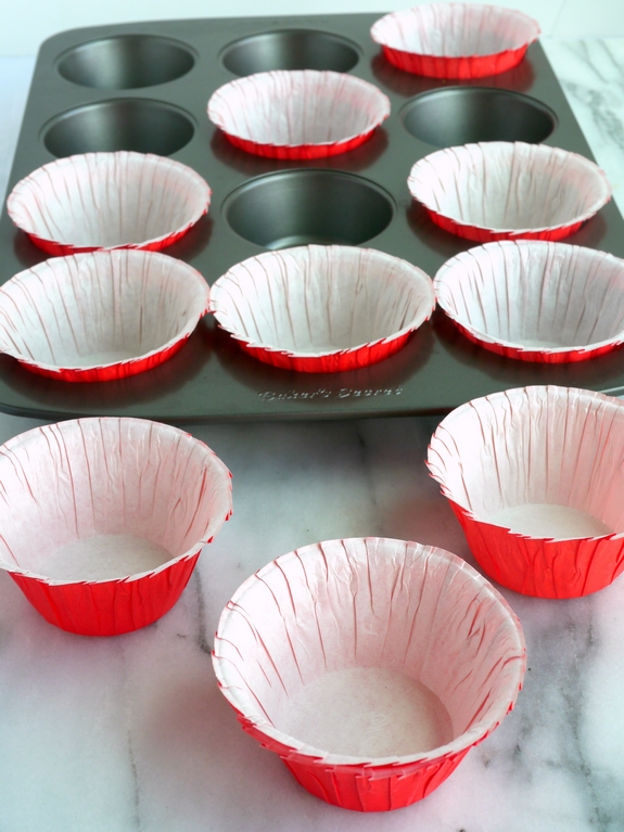 Bakery Style Strawberry Yogurt Crumb Muffins