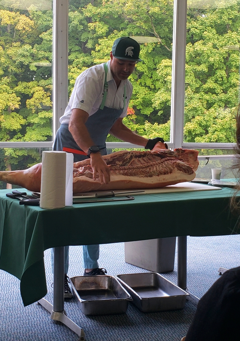 On a recent trip to East Lansing, Michigan, I continued my education with the National Pork Board on how pig producers raise and care for their animals and the food they produce. We touched on everything from food safety, swine health and animal well-being, just to name a few. #noblepig #passthepork