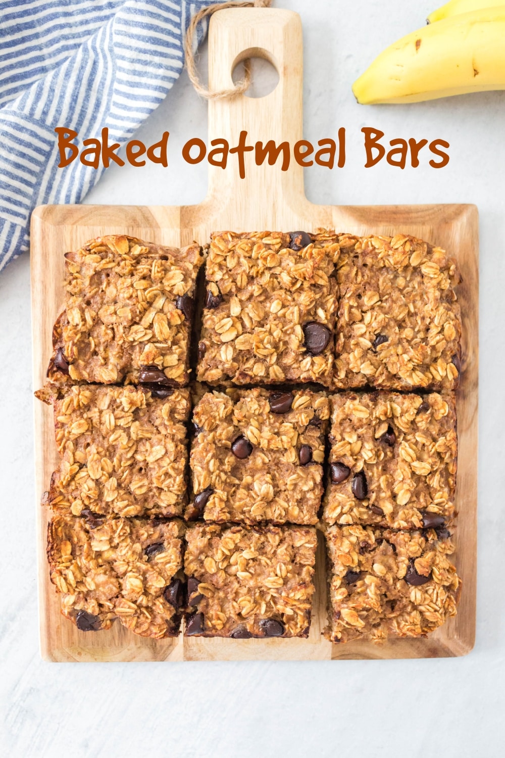 These baked oatmeal bars are not your average breakfast squares. Inside you'll find a moist, creamy interior brimming with breakfast-friendly sweetness.  via @cmpollak1
