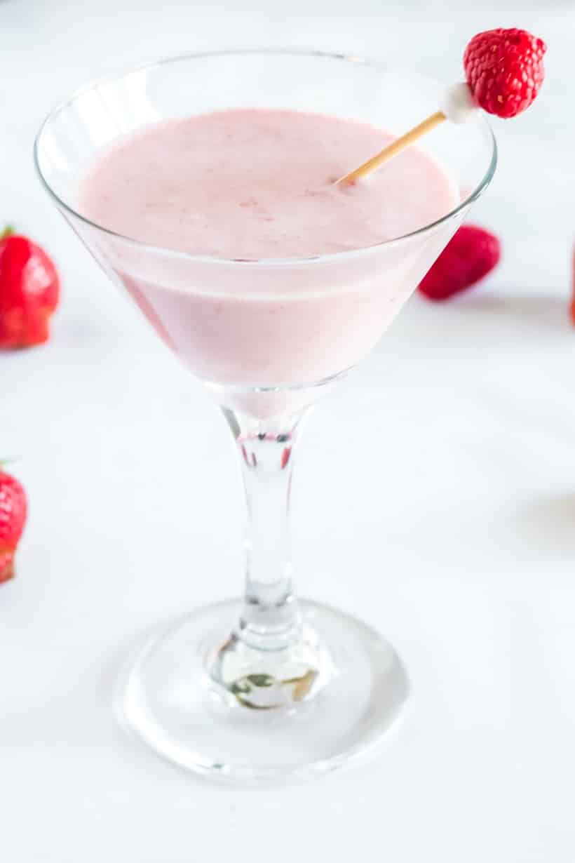 berries and cream frozen martini