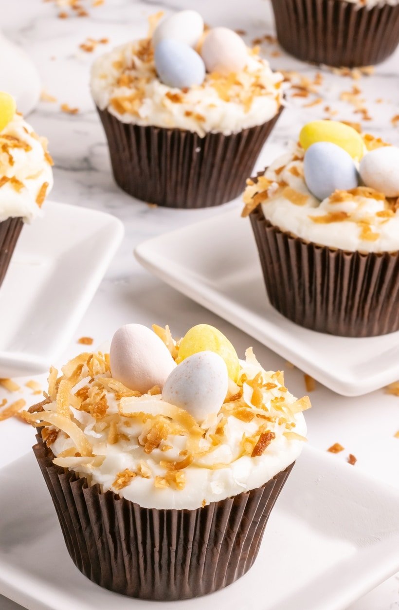 carrot cake cupcakes with frosting