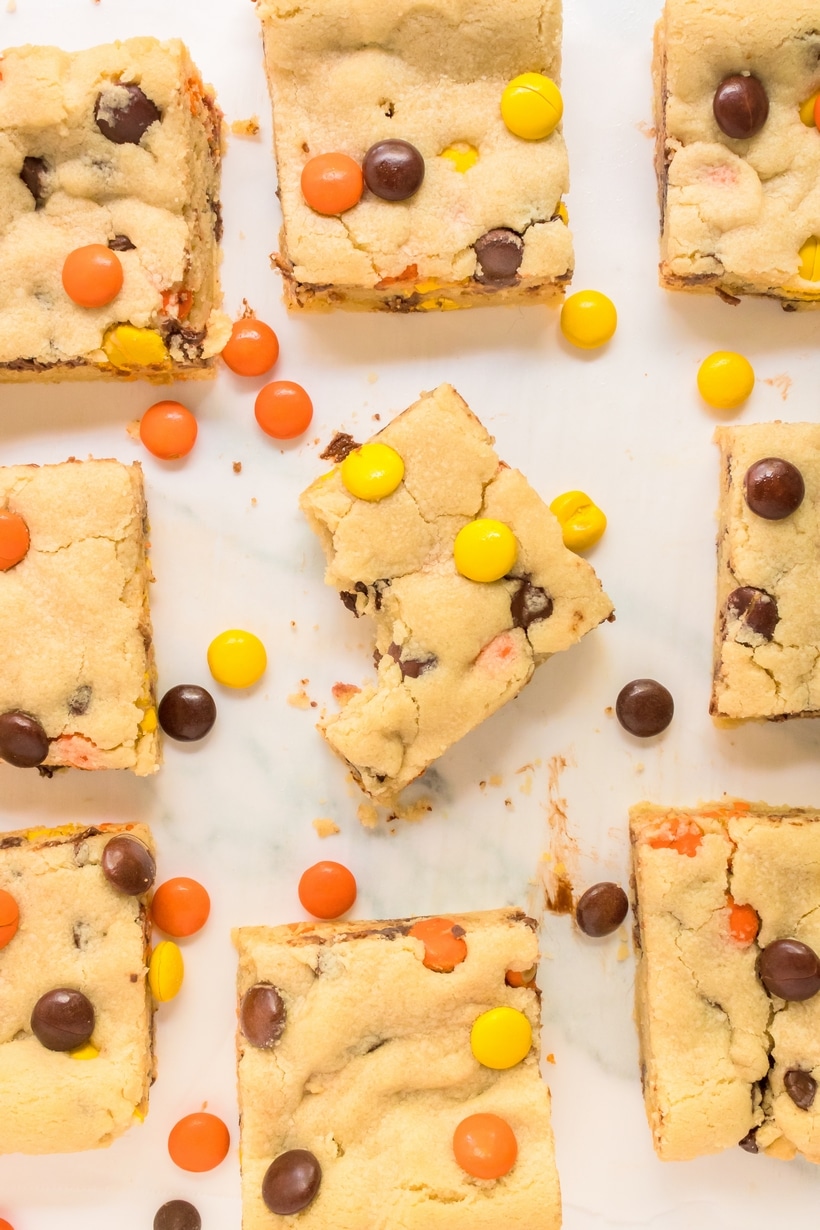dessert bars with candy pieces