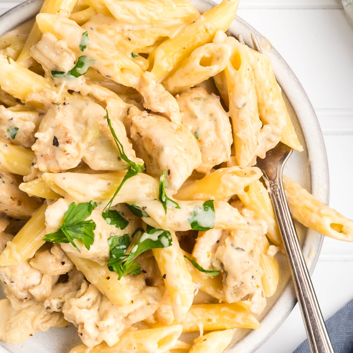 Creamy Garlic Chicken Pasta Rich Saucy And Made For Penne