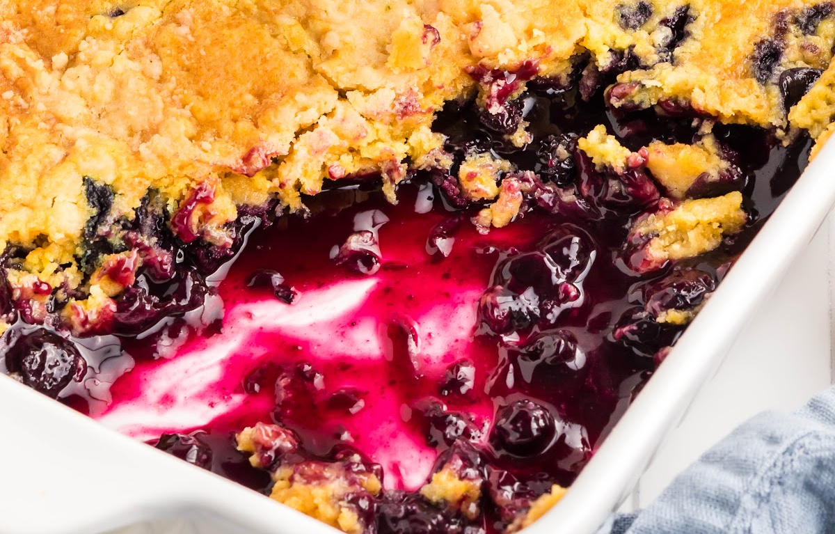 Blueberry Dump Cake with Pie Filling and Fresh Berries