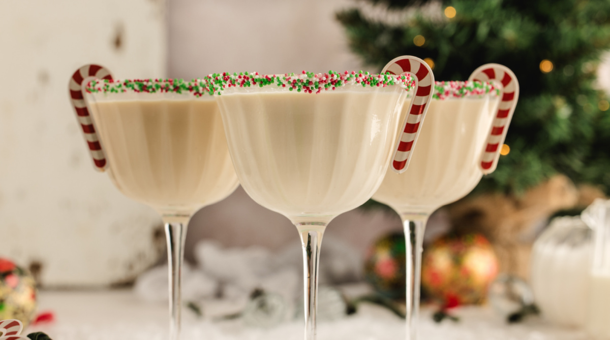 Sugar Cookie Martini – Creamy Holiday Cocktail | Noble Pig