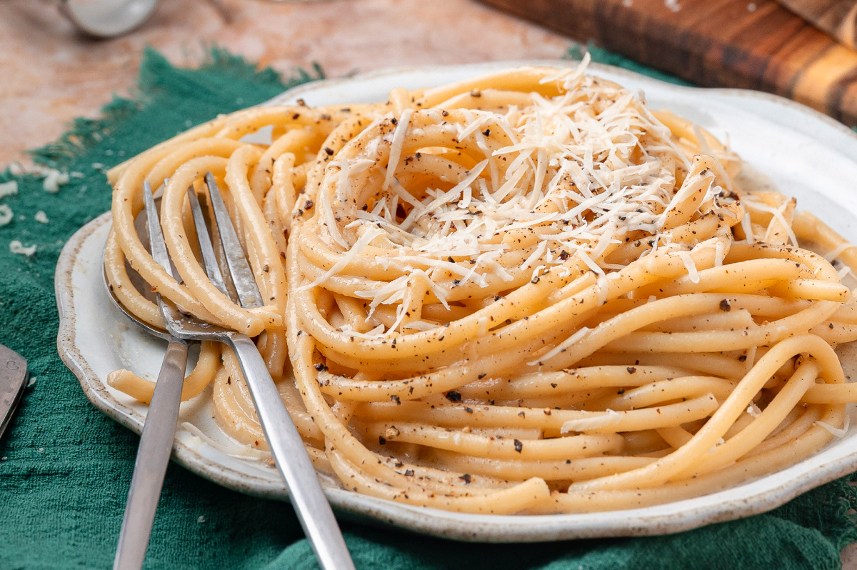 roman buttered pasta with an emulsion technique and for swirling on plate