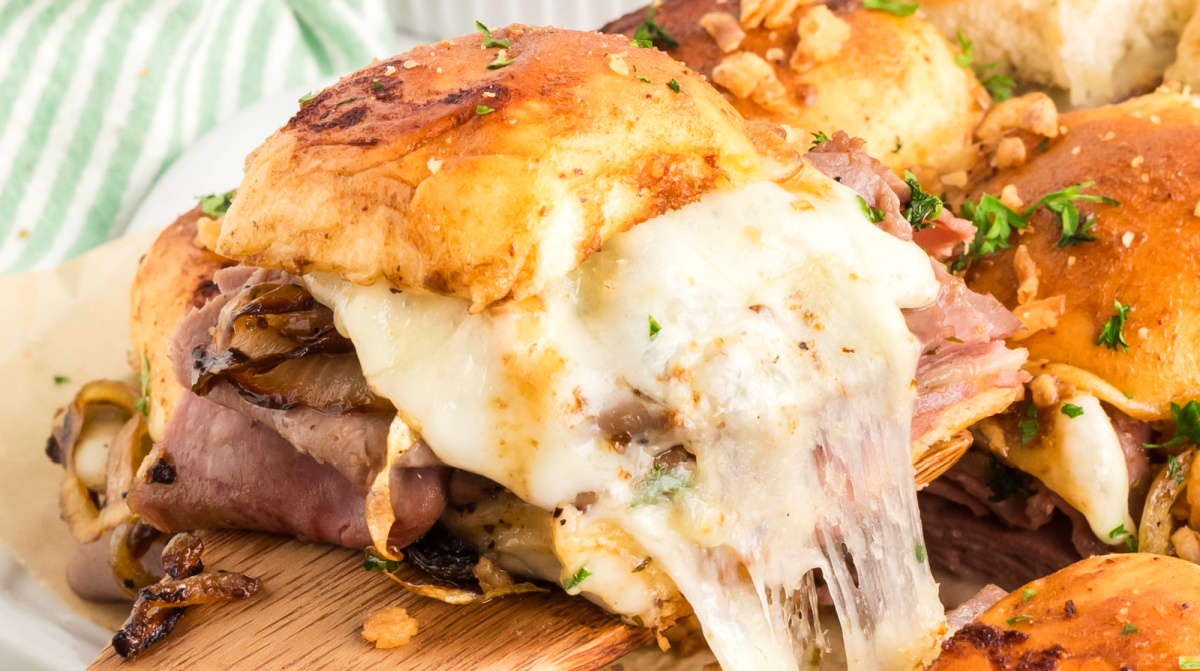 French Dip Sliders With Roast Beef and Provolone | Noble Pig