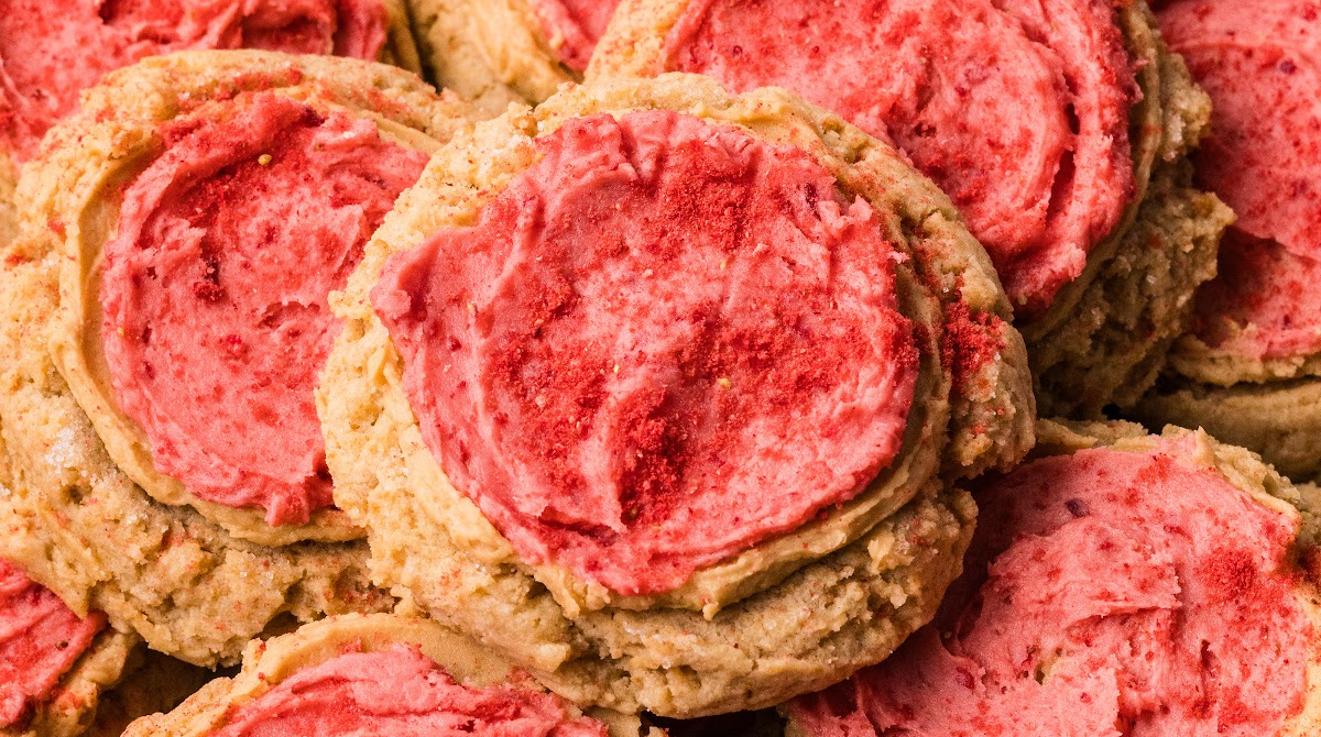 Biscoff Butter Cookies with Strawberry & Cookie Butter Frosting