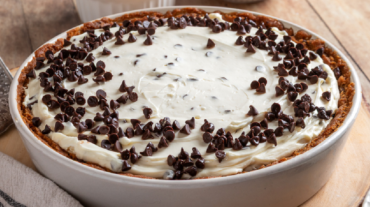Chocolate Chip Cookie Dough Crust Cheesecake (No-Bake Filling)