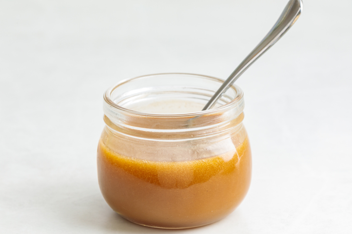 homemade-maple-caramel-sauce