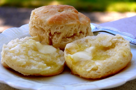 best-ever buttermilk biscuits (tips & tricks too)